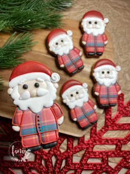 Mikulás pizsiben sütikiszúró